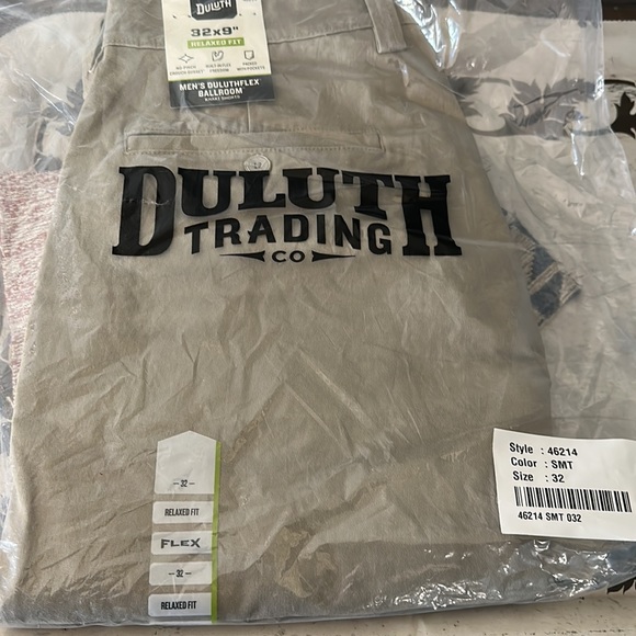 DuluthFlex Ballroom 9” khaki shorts - NWT - Picture 6 of 6